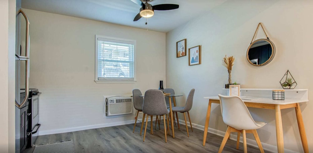 Photograph supplied for Centrally Located Studio Near Downtown