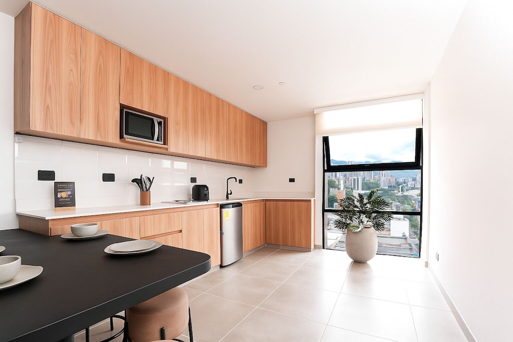 Metropolitan Living by HOUSY