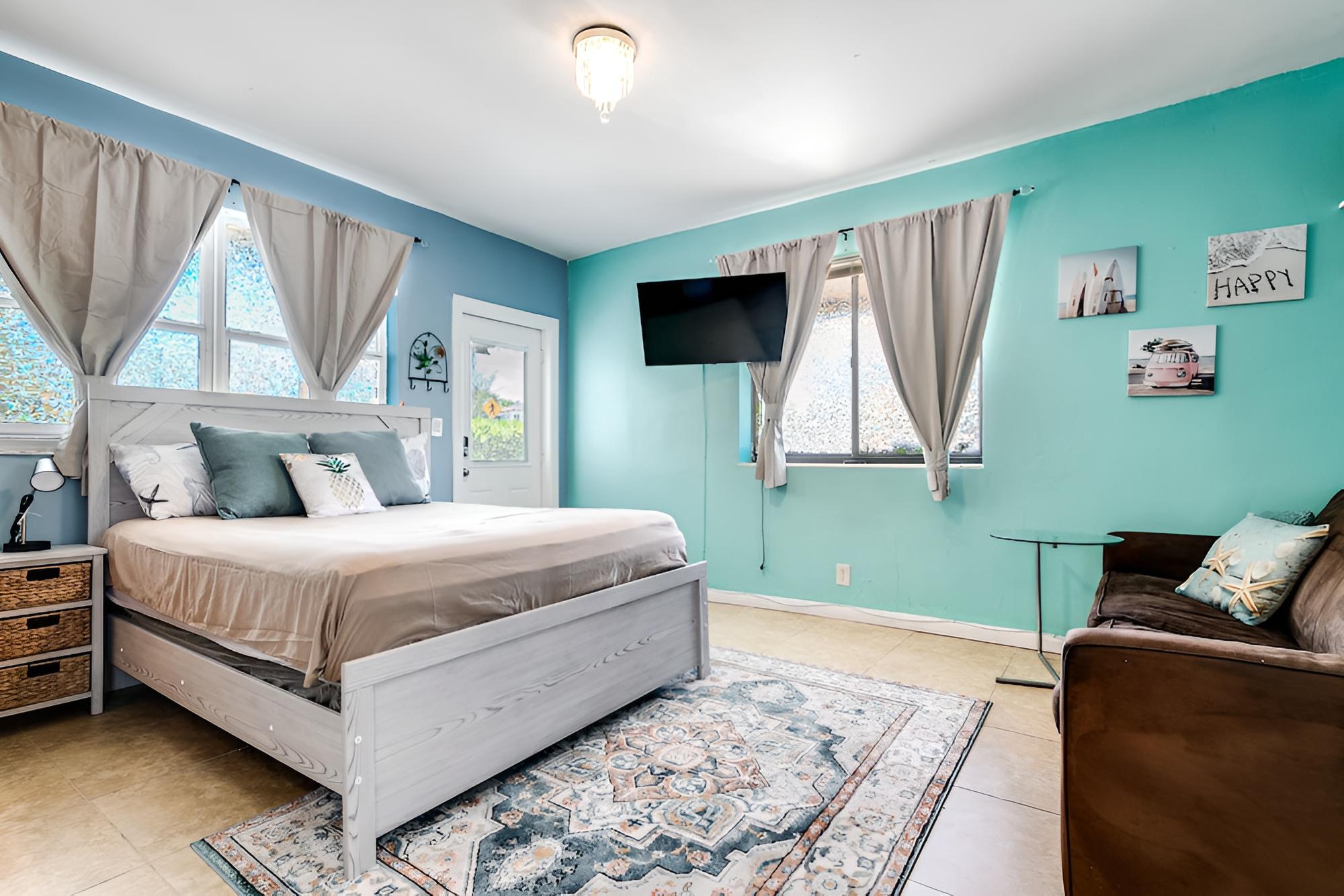 Studio Townhouse 2 blocks from Beach - Image 5