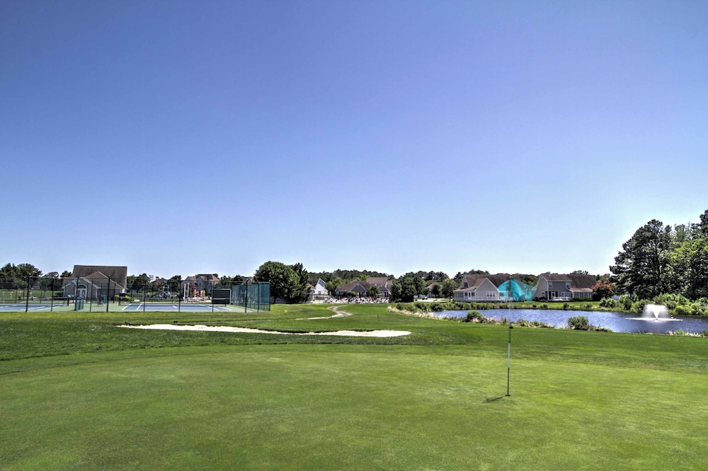 Ocean View Resort Condo w/ Pool Access & Bay Views