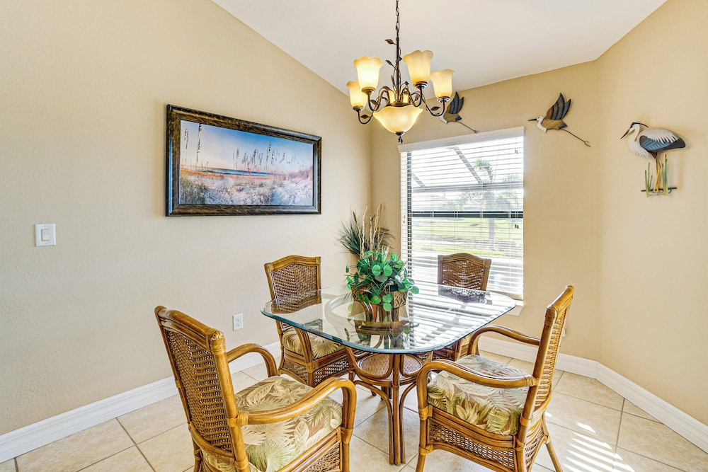 Near Golf & Beaches: Luxe Home in Rotonda West!