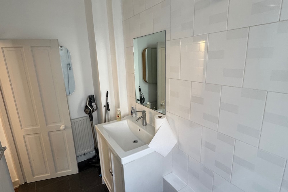 Covent Garden 1-bed Apt Sleeps 4, 7 min to Station