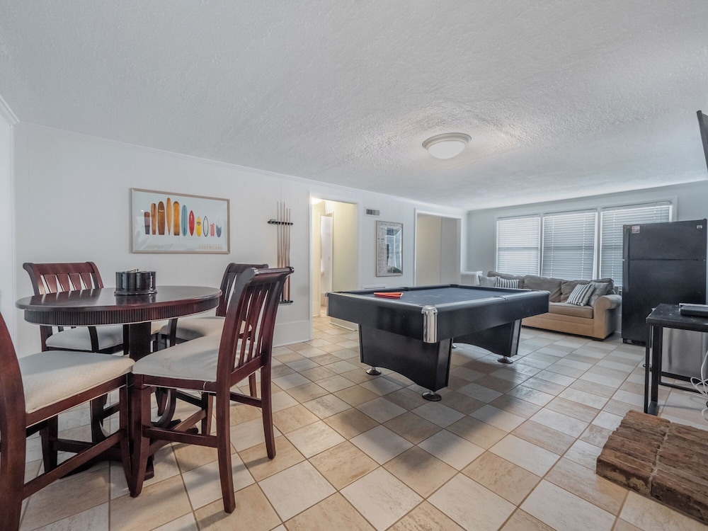 Surfside Cottage by Topsail Realty