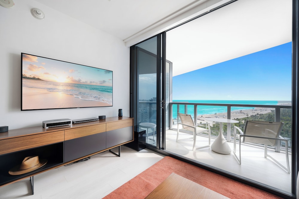 Luxury Vacation Rentals in South Beach by LRMB