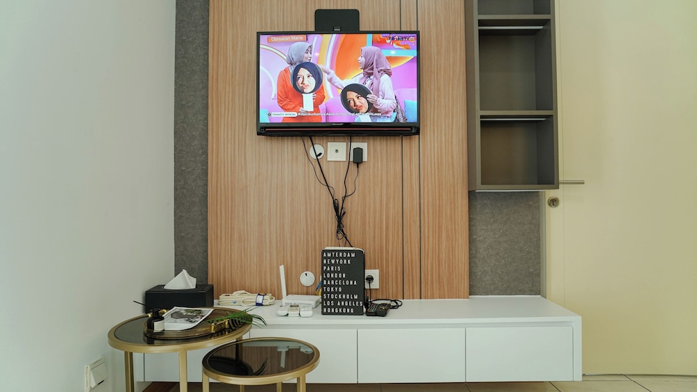 Modern Look And Comfy 2Br Apartment At M-Town Residence