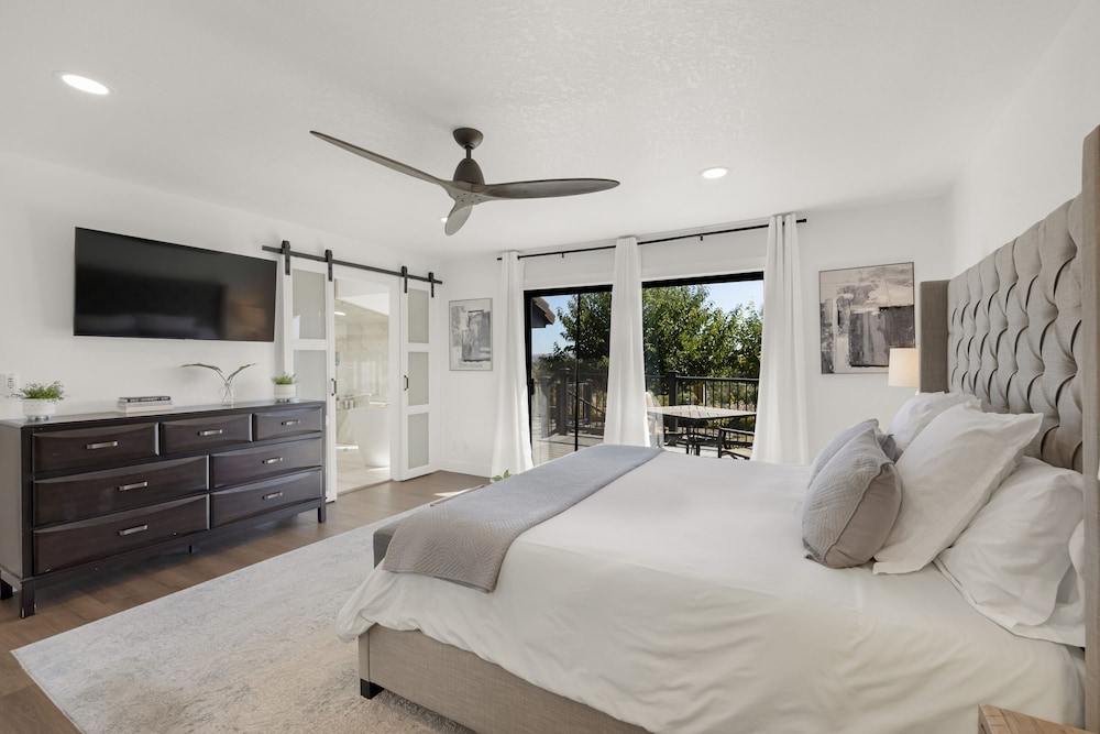 Paso Vista Bella by Avantstay Luxe Group Escape w Wine Country Views