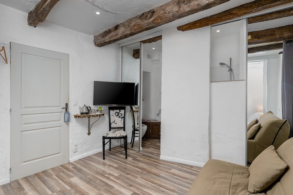 Maison Carles BnB