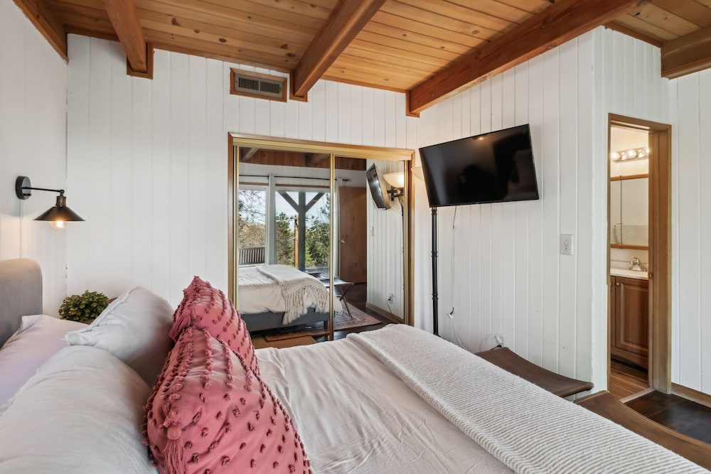 The Volpe Den 3 Bedroom Cabin