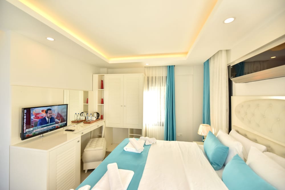 Monastery Suites Hotel - Image 17