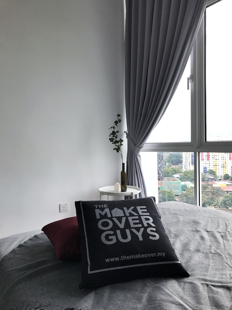 Boulevard Service Apartment KL by Airhost