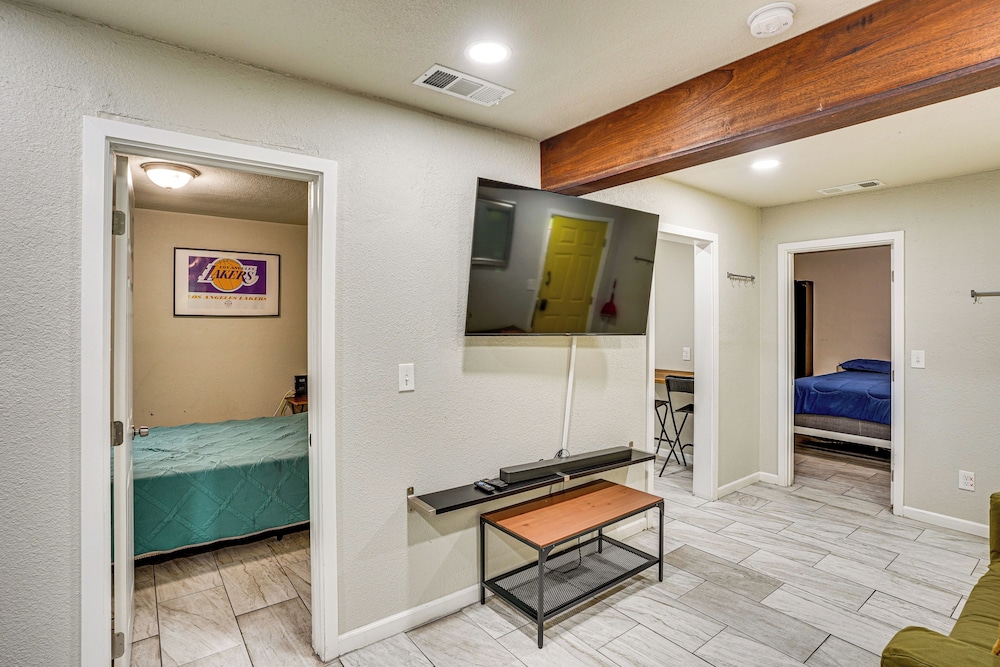 Explore LA & Long Beach: Compton Condo w/ Patio