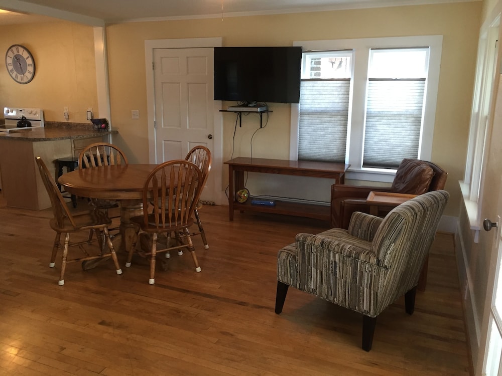 River Rock Cottages