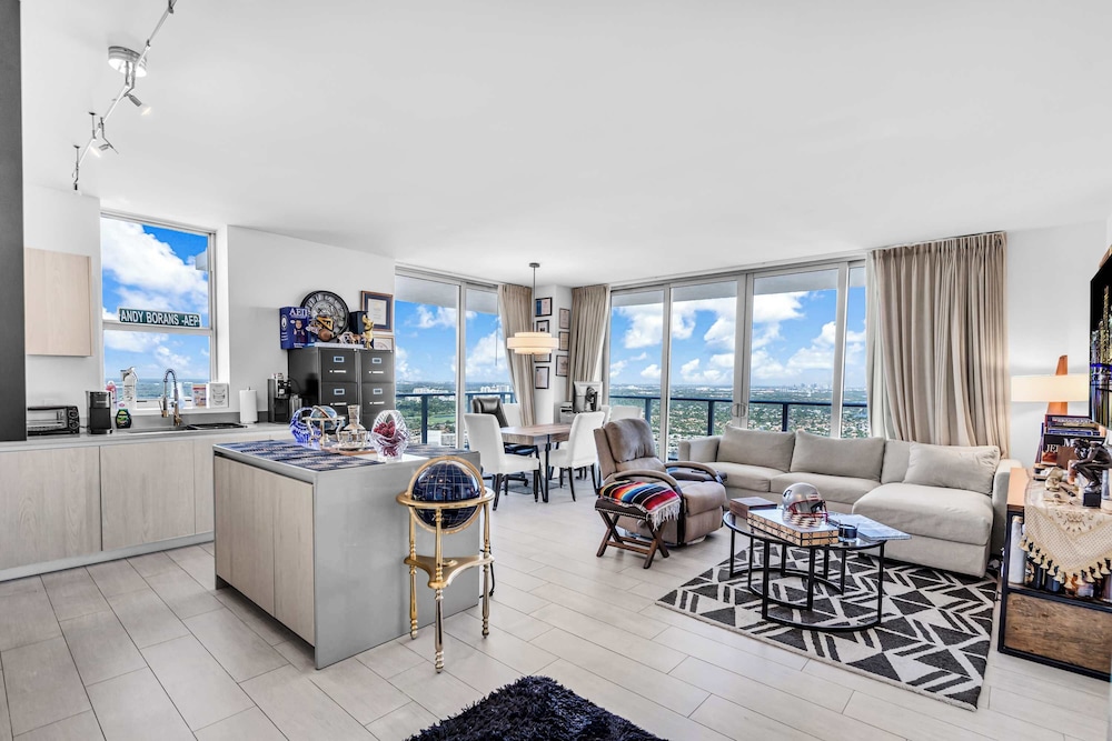 Ocean Eagle View - Luxury Oceanfront Stay for 6