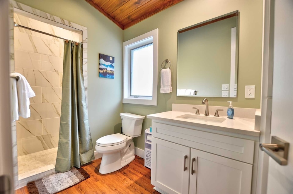 Rushing Waters On Greens Creek 2 Bedroom Cabin