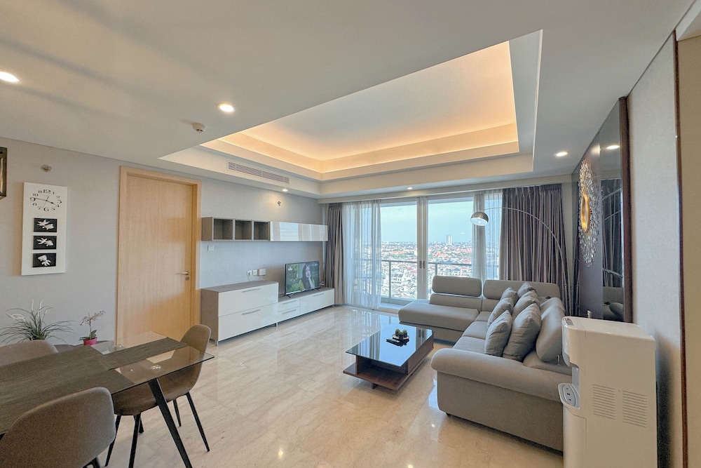 Spacious And Elegant 2Br At One East Penthouse & Residence Apartment