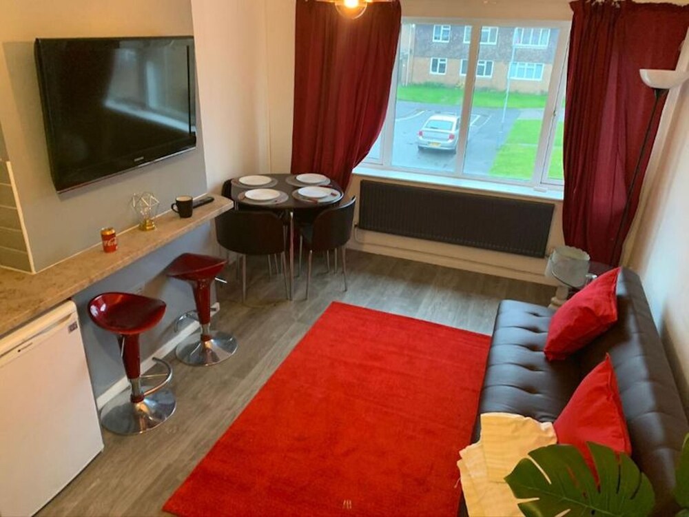 Eastfield Mews by Wv1 Stays 3 Beds up to 5 Guests view 5