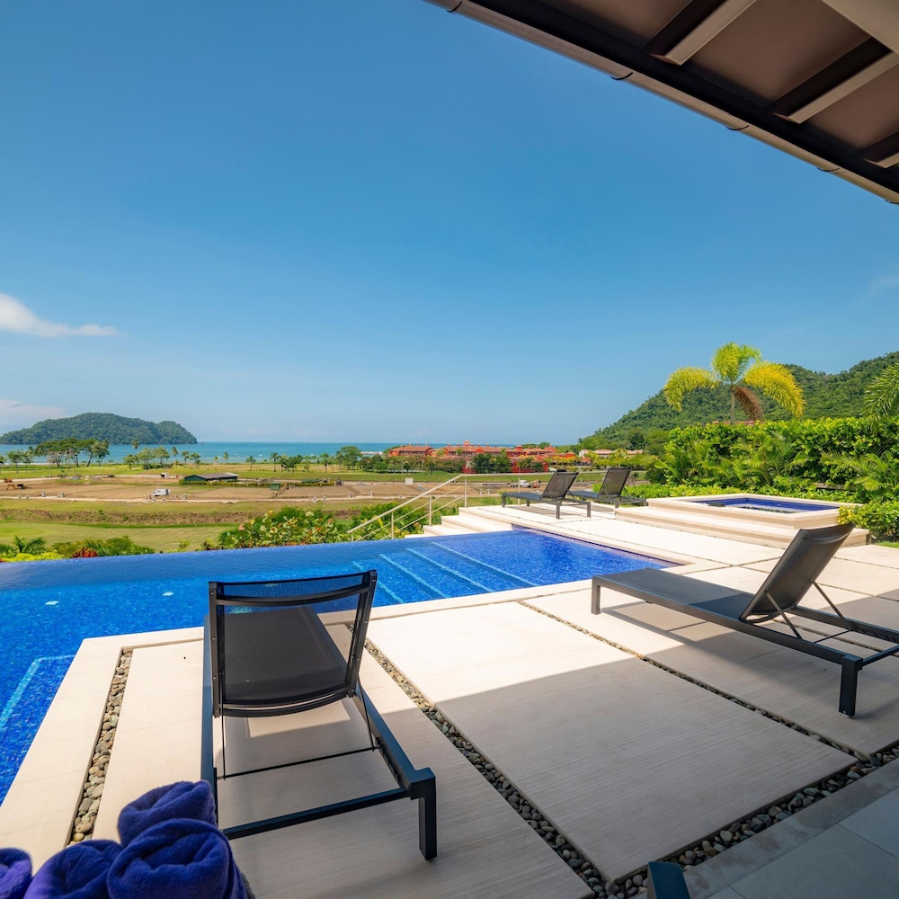 - Casa Blue Sail 6 bdr Ocean View - Family