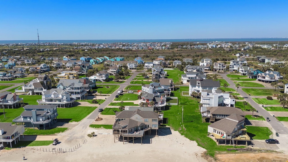 Pirates Beach Retreat by Ryson Vacation Rentals