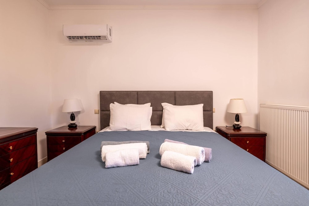 Leone Luxury Villa Giota