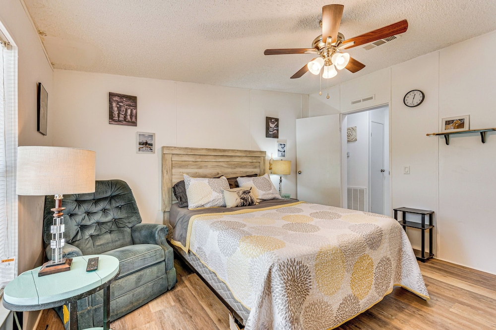 Home Near Navarre & Pensacola Beaches!