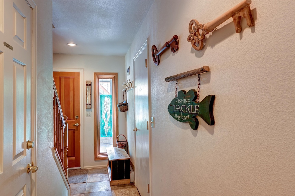 Pine Creek Lodge 3 Bedroom Townhouse by RedAwning