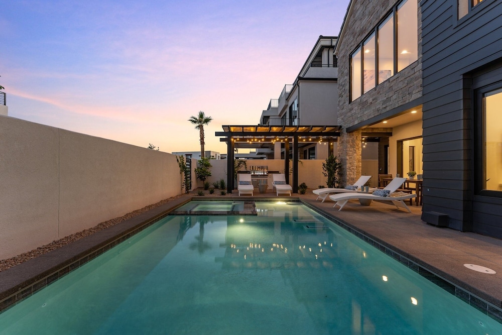 Lula Cove 7 Bedroom Home