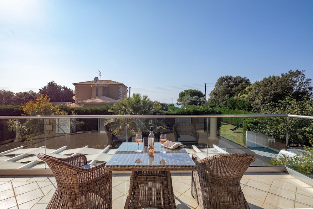 Villa Erato With Private Swimming Pool
