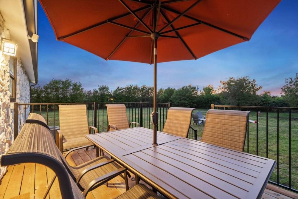 Spacious House-single Level Near Lake Huge Parking