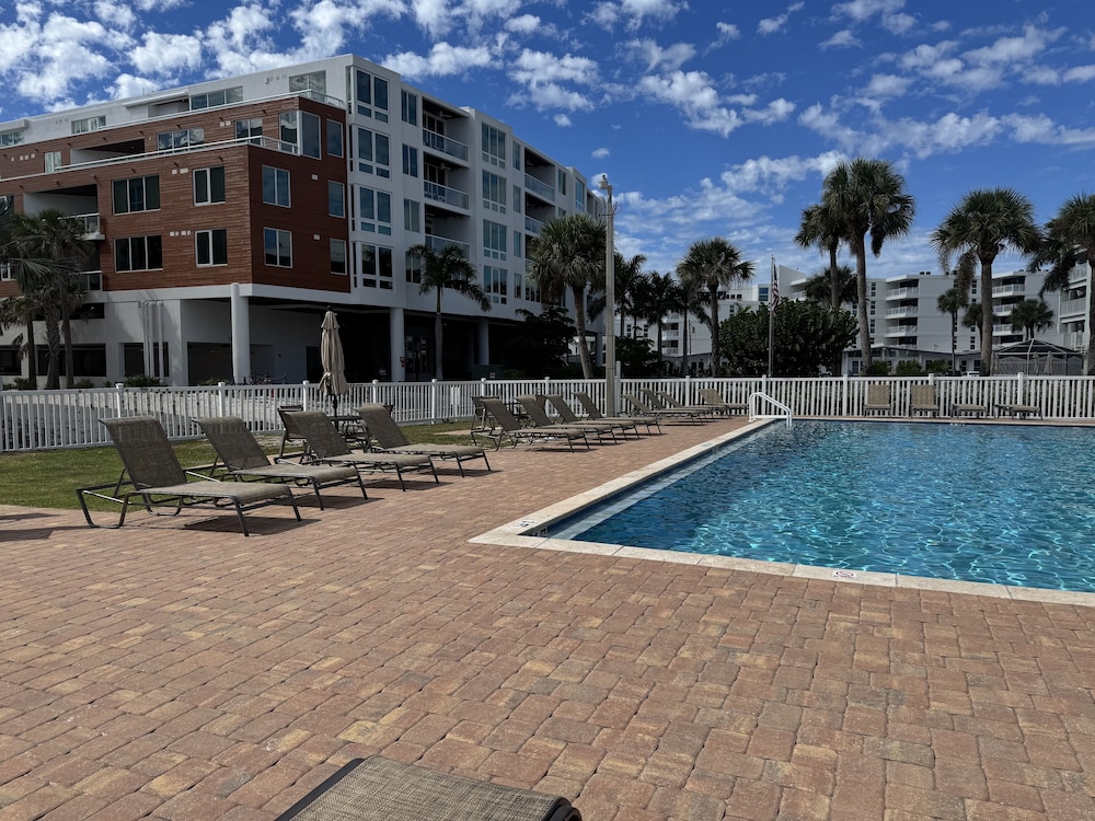 Siesta Treasure 4 Bedroom Home