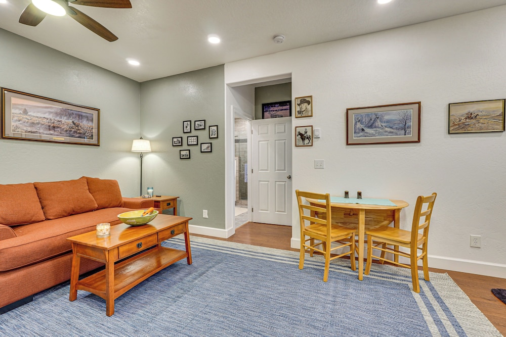Walking Trail On-site: Tranquil Klamath Falls Apt!
