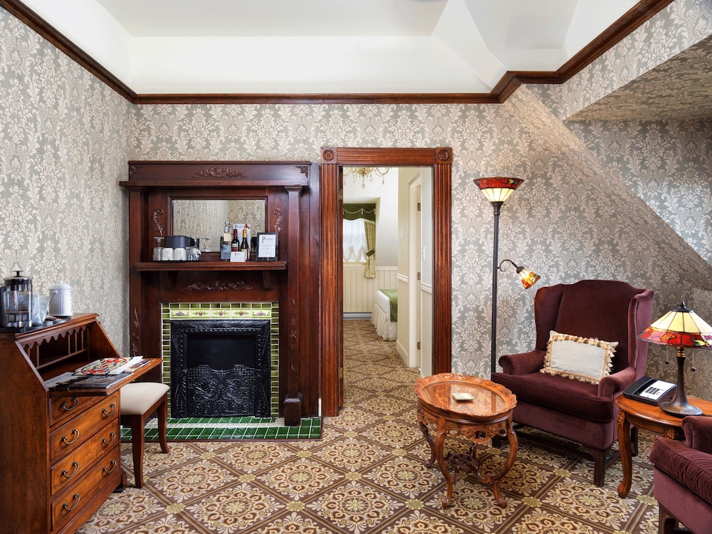 Pendray Inn and Tea House 11