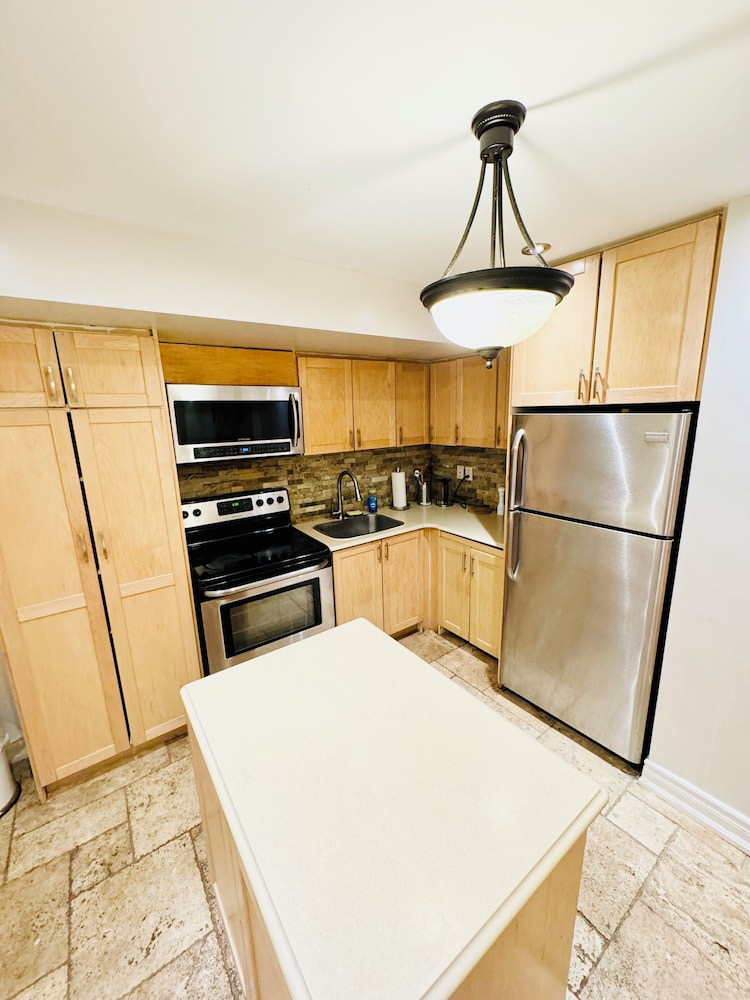 Cozy 2BR Retreat - Comfort & Convenience