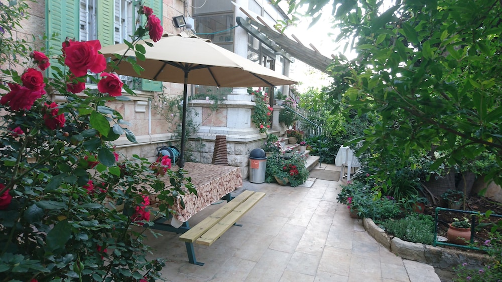 Allenby 2 Bed & Breakfast