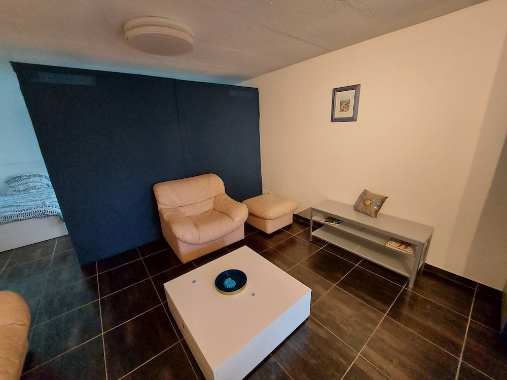 Lovely Luxury Apartement With Private Entrance in Luxembourg view 4