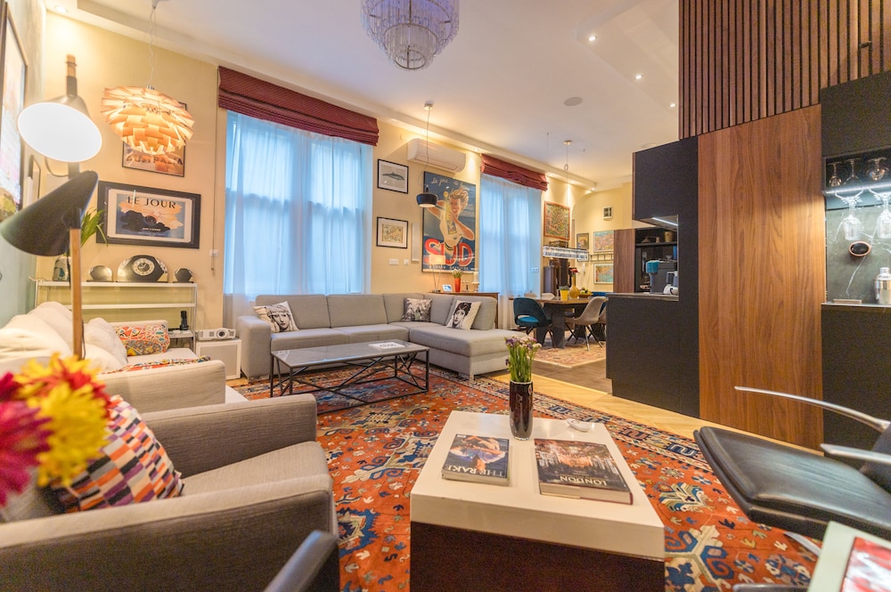 Venus Apartments - The Actor´s Den view 3
