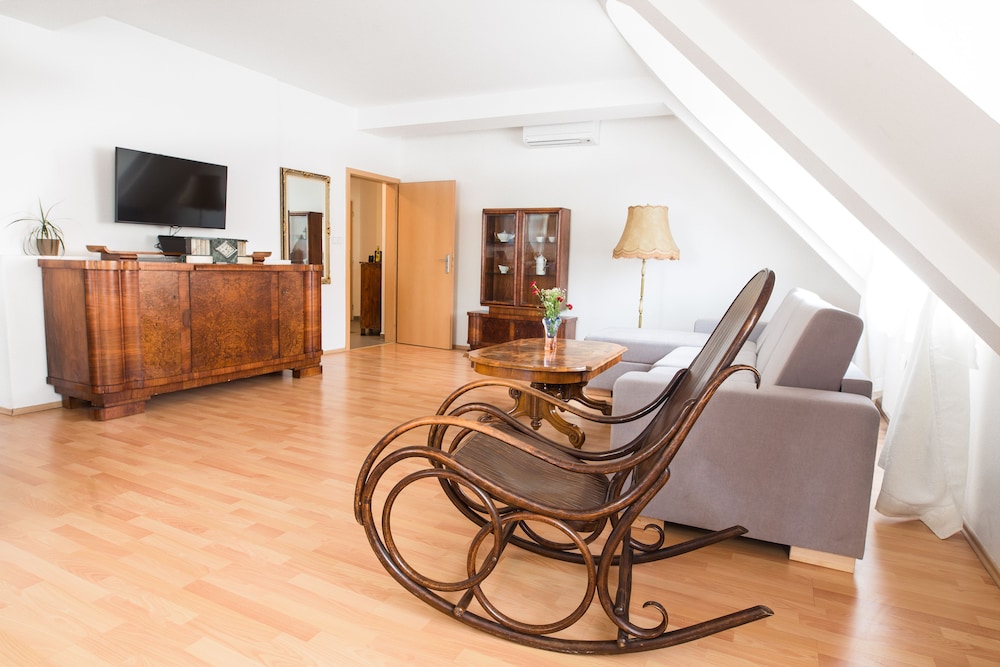 Hotel and Apartments Jacob - Image 1