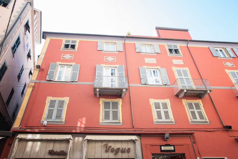 6thLand - Rent Rooms  La Spezia