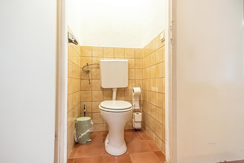 Simple 1BR Apt Long Stay Near Belvedere