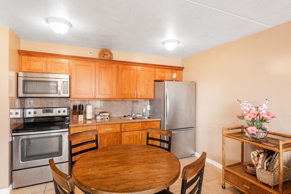 Waikiki Banyan Condo Located One Block From Waikiki Beach! by Koko Resort Vacation Rentals