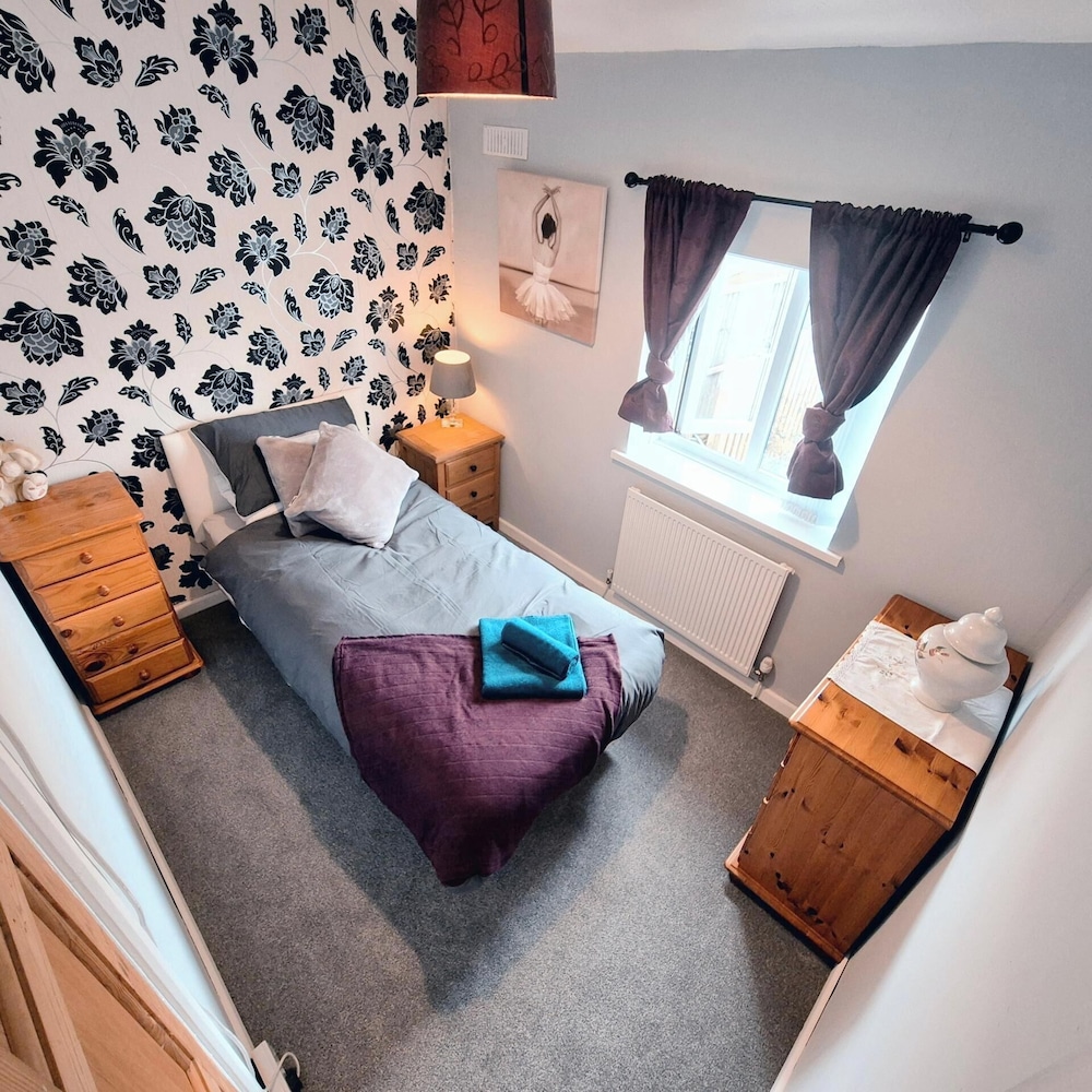 Tranquil Three-bedroom House-large Garden-wifi