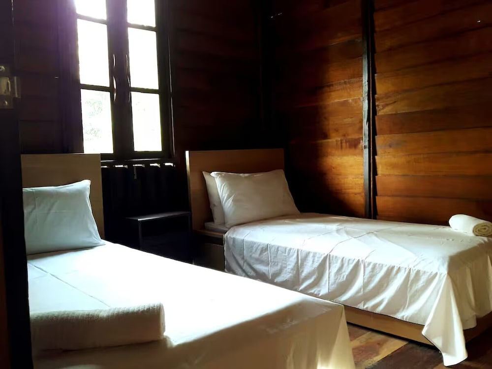 Bagas Zakariah Orchard Lodge