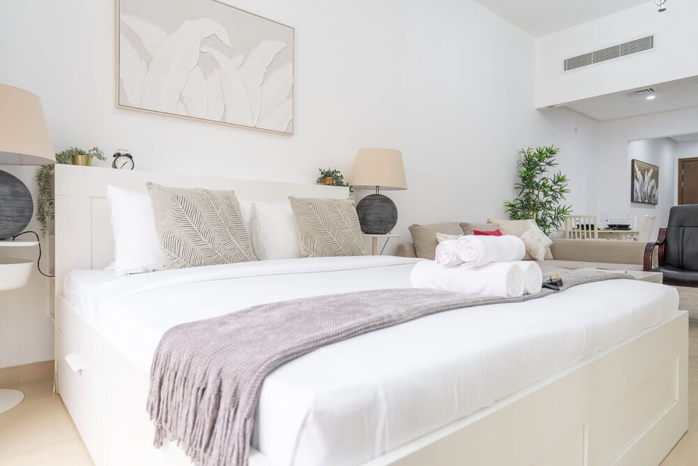 Serene Studio in Botanica JVC Perfect for Three