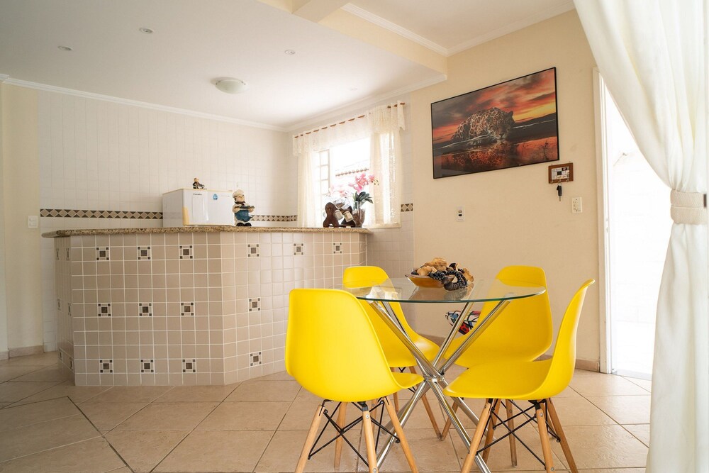 Linda casa no condomínio Morada da Praia