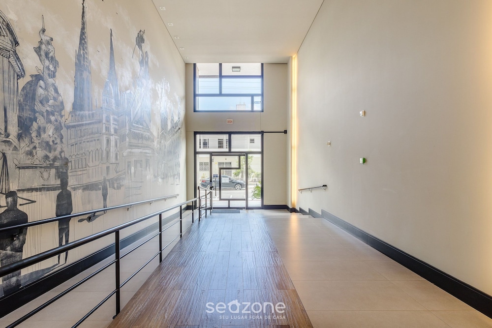 1BR Apt w/ Pool 650m From Beach Pdn0113