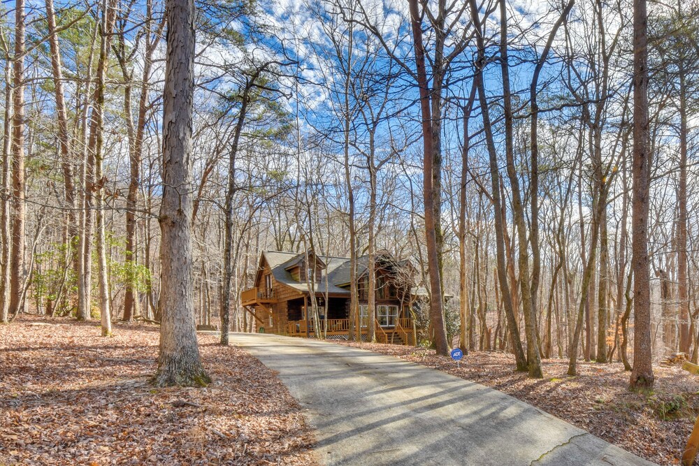 North Georgia Cabin w/ Hot Tub & Community Perks! view 5