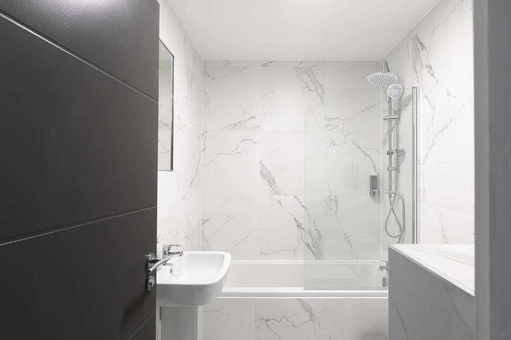 Skyvillion -vineyard Court Enfield 1bed Wbalcony