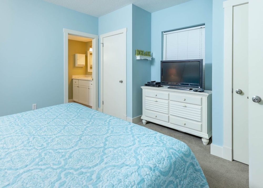 Phoenix X 711 2 Bedroom Condo
