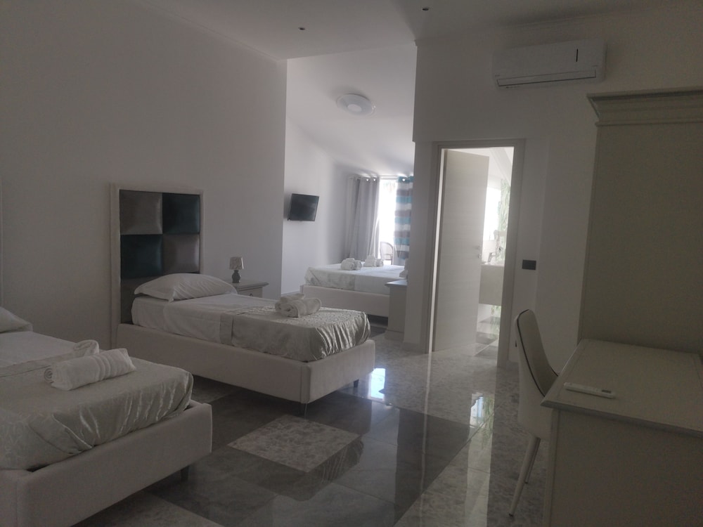 Atlantis 22 view 5