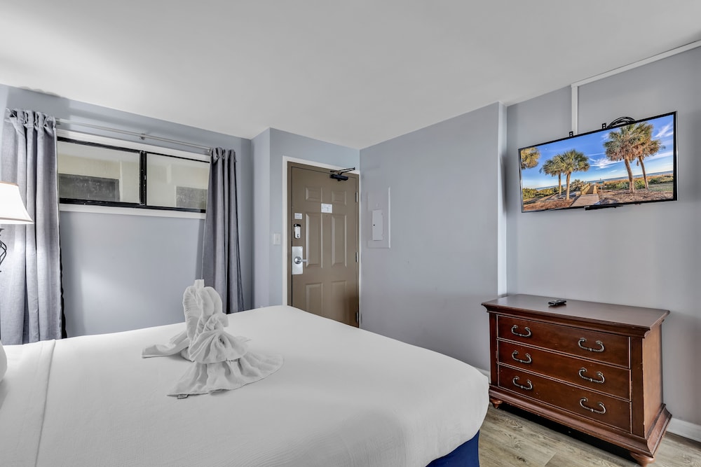 Oceanfront Condo at Meridian Plaza