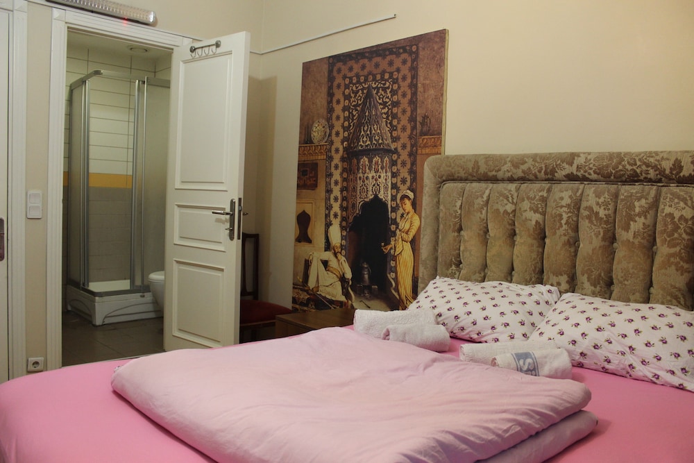 Chambers Of The Boheme - Hostel